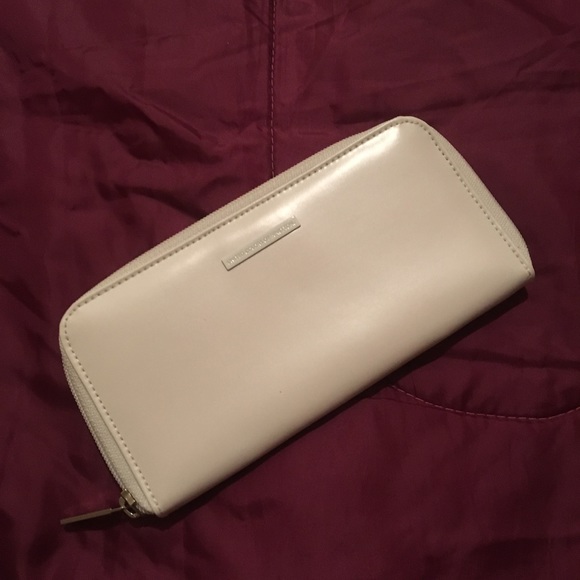 united colors of benetton wallet price